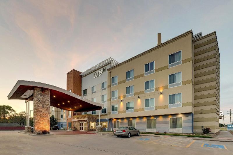 호텔 Fairfield Inn And Suites Hutchinson