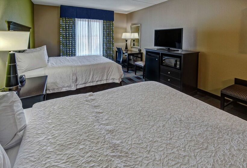 בית מלון כפרי Hampton Inn & Suites Clarksville