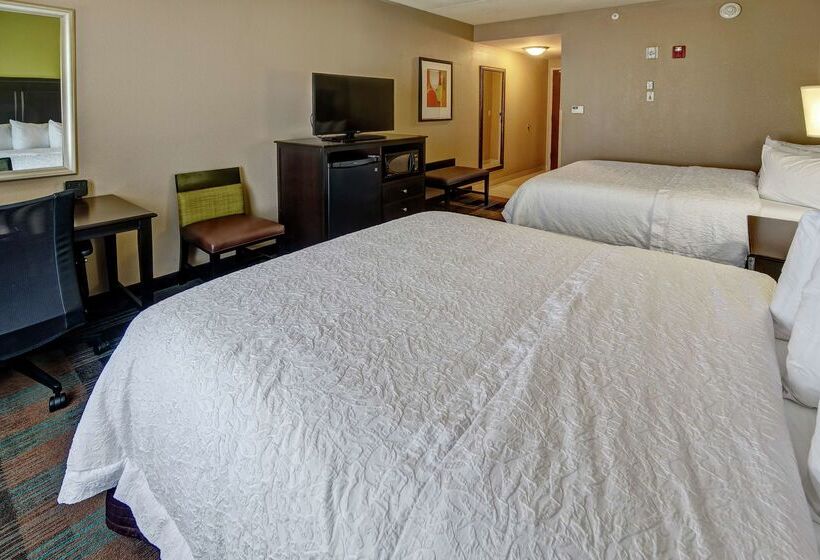 בית מלון כפרי Hampton Inn & Suites Clarksville