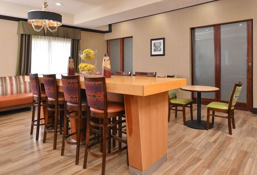 Отель Hampton Inn Van Horn