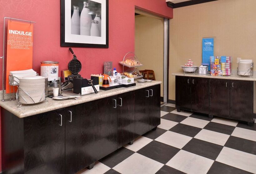 Отель Hampton Inn Van Horn