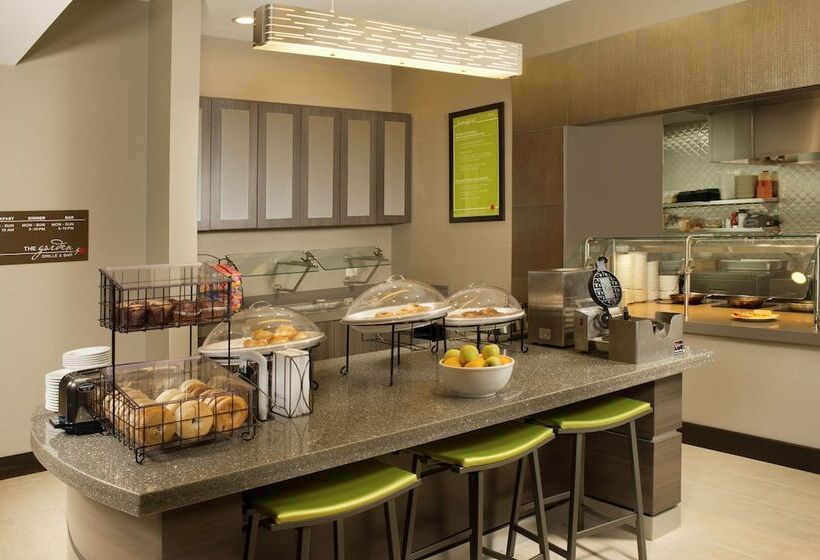 호텔 Hilton Garden Inn College Station