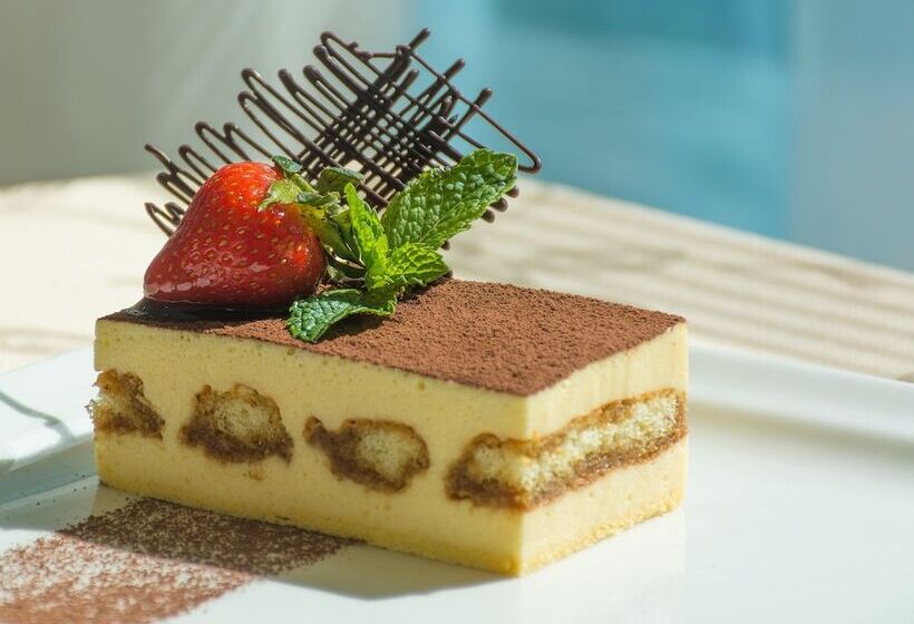 هتل Holiday Inn Alseeb Muscat, An Ihg