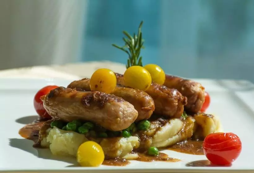 هتل Holiday Inn Alseeb Muscat, An Ihg