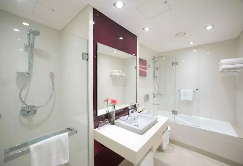 هتل Holiday Inn Alseeb Muscat, An Ihg