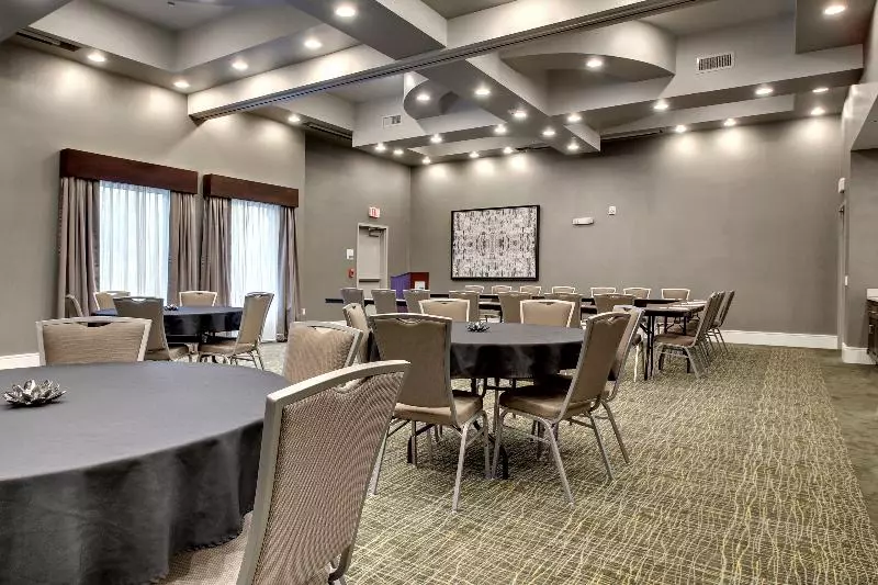 Holiday Inn Express Hotel & Suites Albany By Ihg