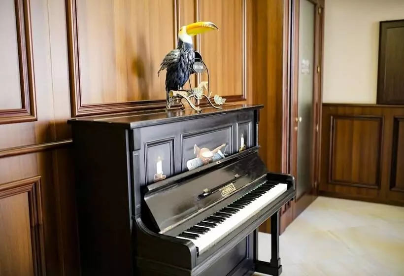 Hotelli Lanfipe Palace