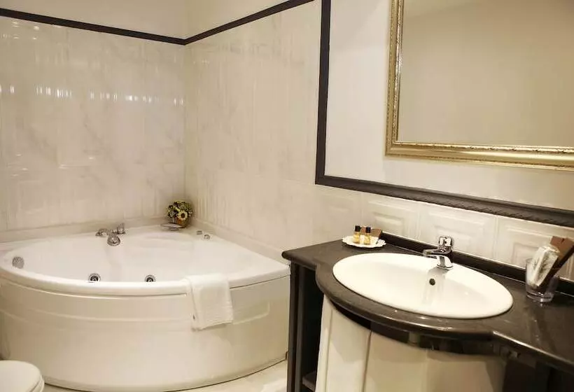 Hotelli Lanfipe Palace