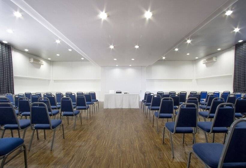 هتل Le Canard Joinville