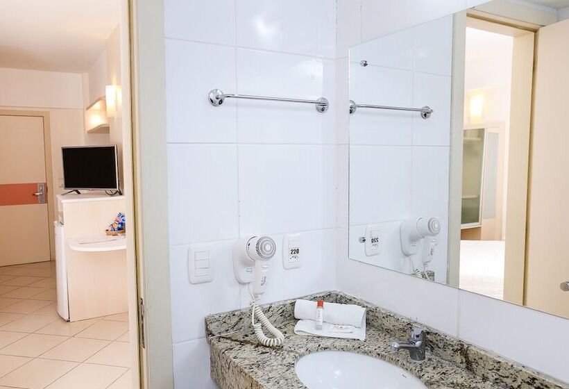 Отель Metropolitan Canoas