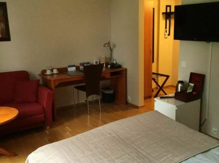 Nordfjord Hotell   Bryggen