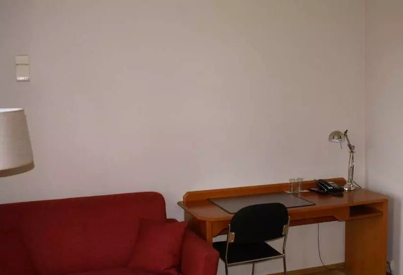 Nordfjord Hotell   Bryggen