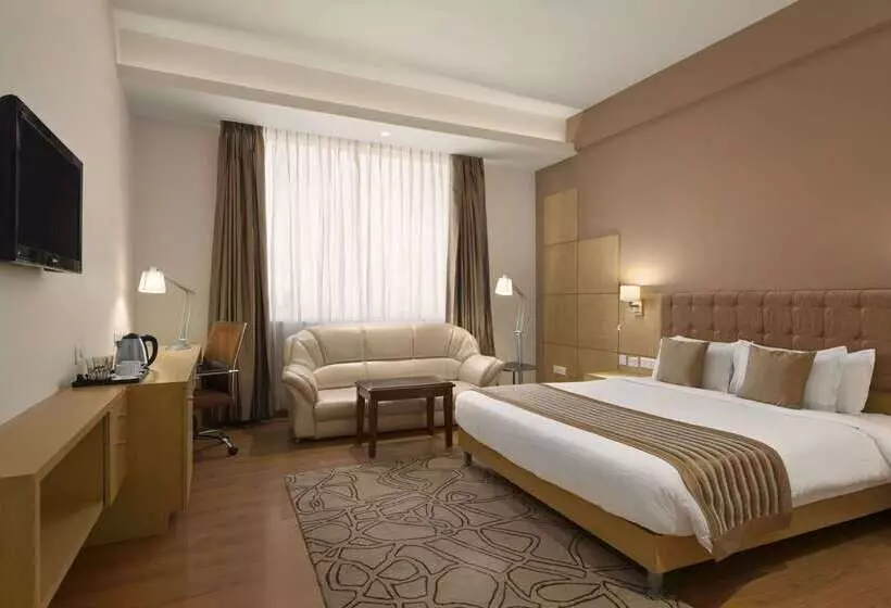 호텔 Ramada Neemrana