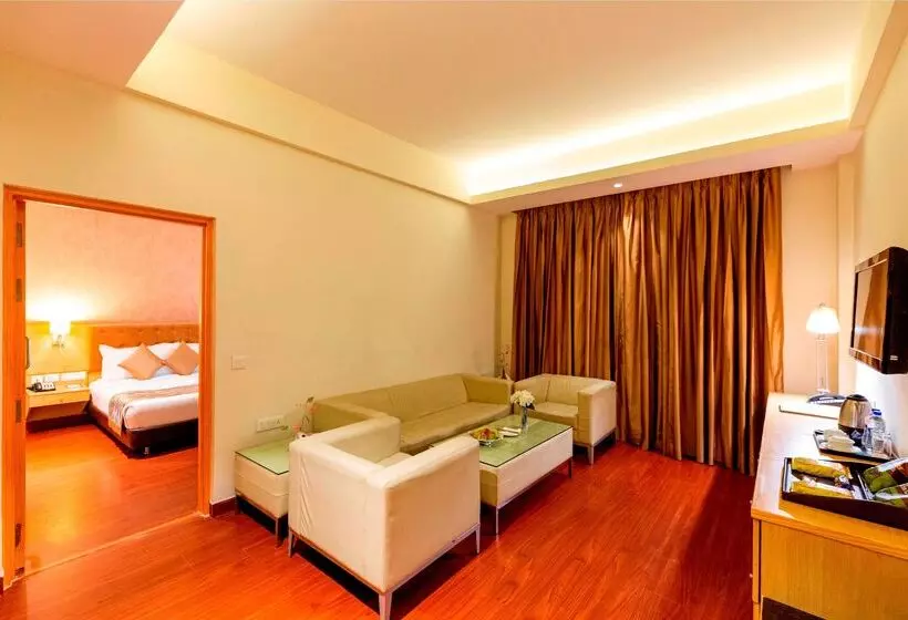 호텔 Ramada Neemrana