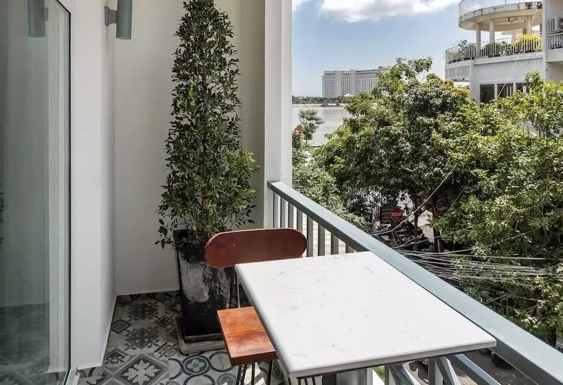 Hotelli Tao Riverside Residence