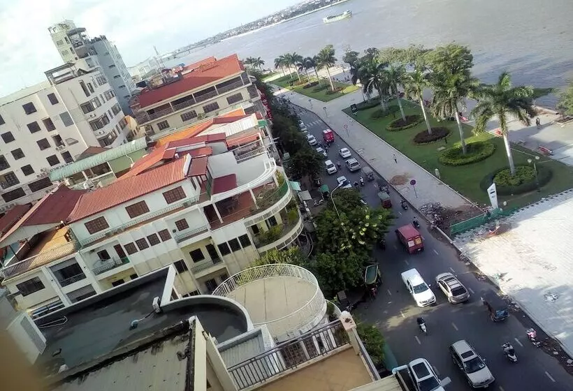 Hotelli Tao Riverside Residence