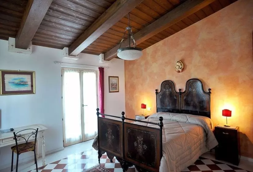 민박 Villa Scuderi