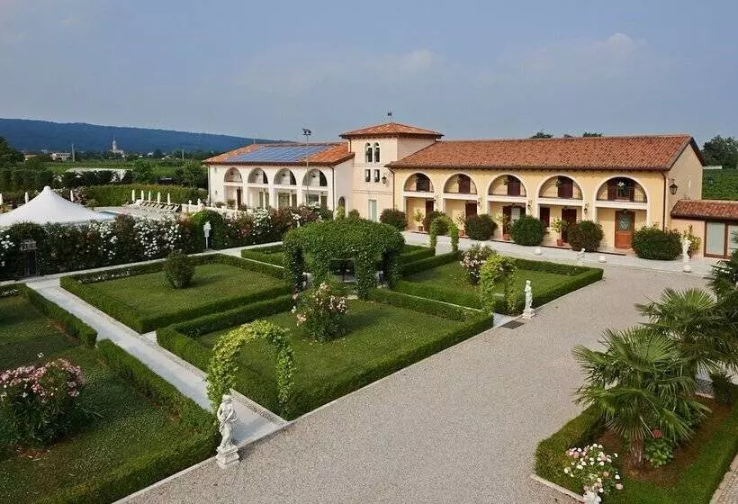 مسافرخانه Villa Serena Agriturismo