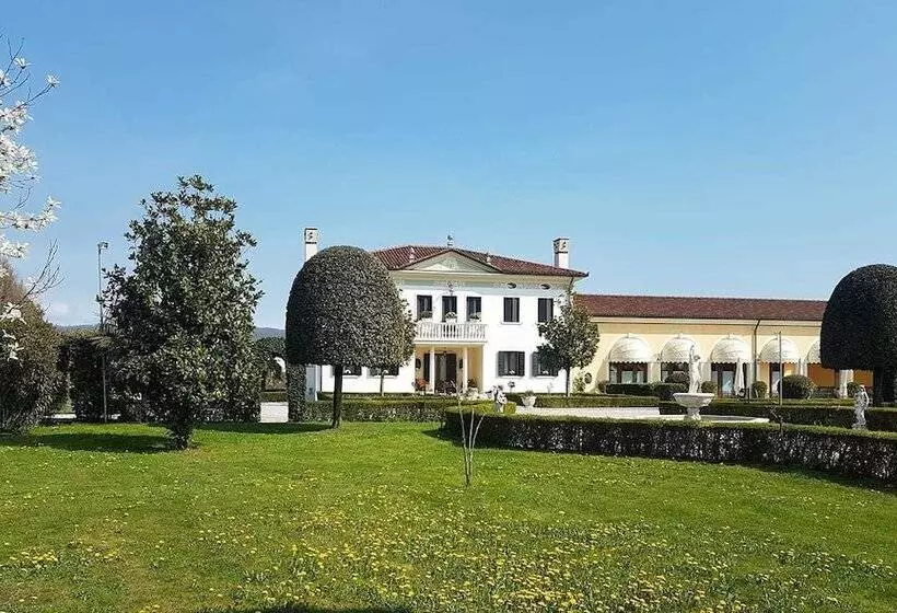 مسافرخانه Villa Serena Agriturismo