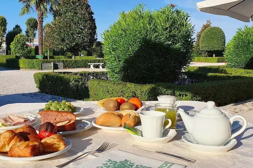 مسافرخانه Villa Serena Agriturismo