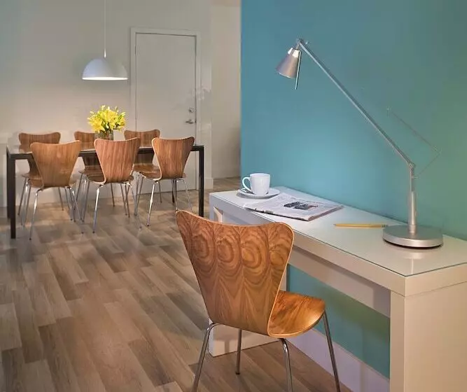 Отель 1818 Meridian House Apartments And Suites By Eskape Collection