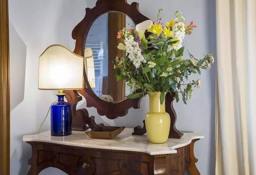 فندق Borgo Storico Seghetti Panichi