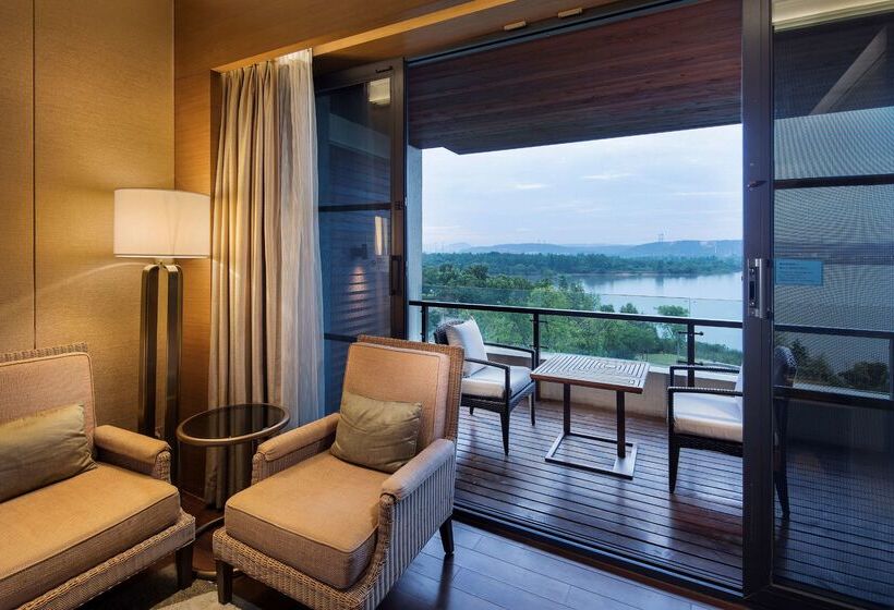 Hotel Hilton Wuhan Optics Valley