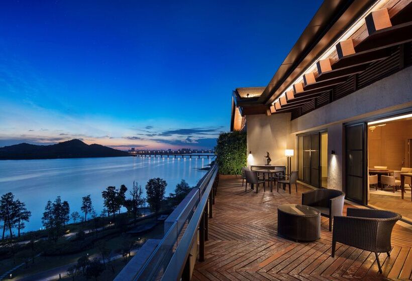 Hotel Hilton Wuhan Optics Valley