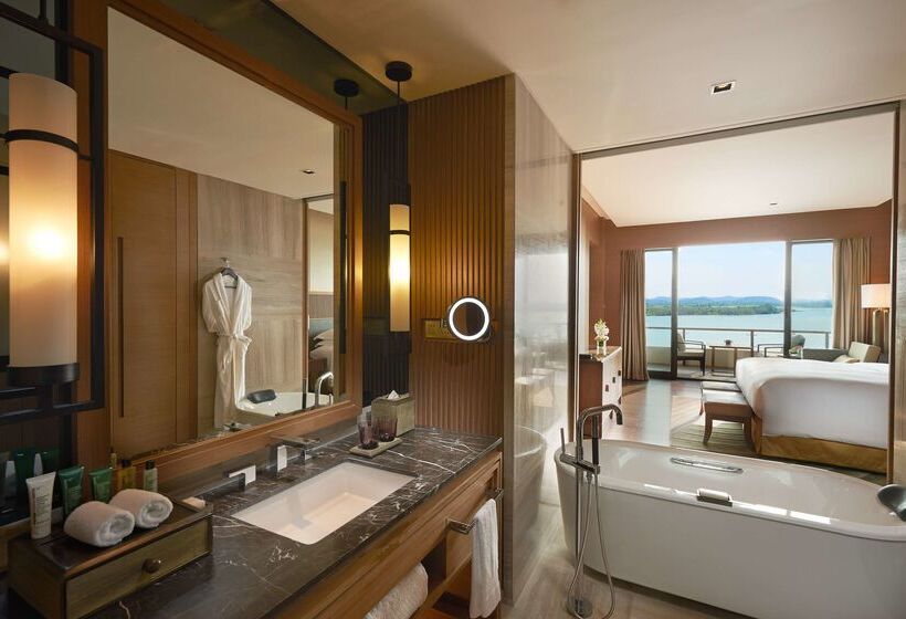 Hotel Hilton Wuhan Optics Valley