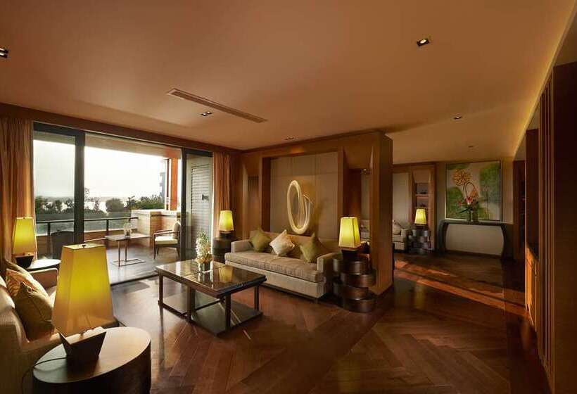 Hotel Hilton Wuhan Optics Valley