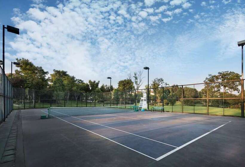 Hotel Hilton Wuhan Optics Valley