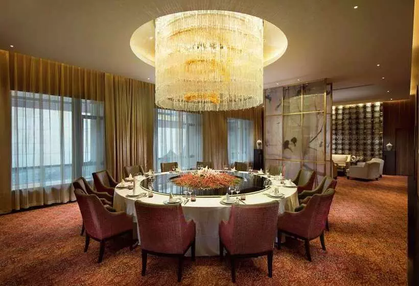 هتل Hilton Wuhan Optics Valley