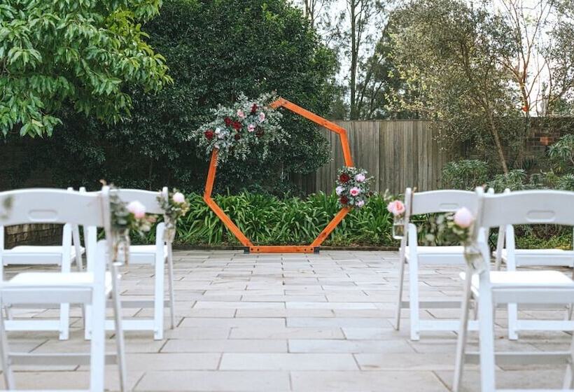 בית מלון כפרי Holiday Inn Warwick Farm, An Ihg