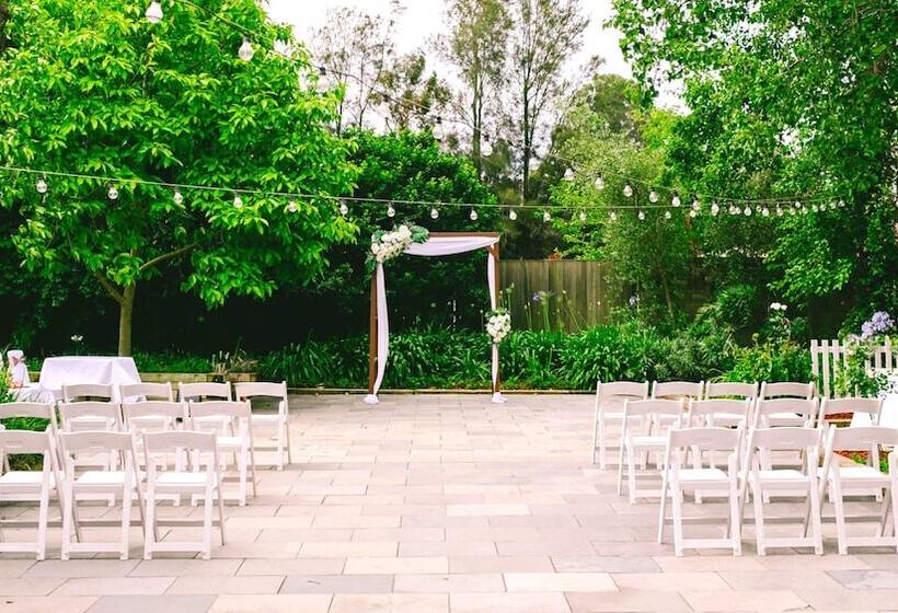 בית מלון כפרי Holiday Inn Warwick Farm, An Ihg