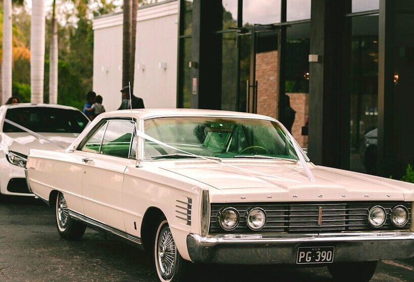 בית מלון כפרי Holiday Inn Warwick Farm, An Ihg