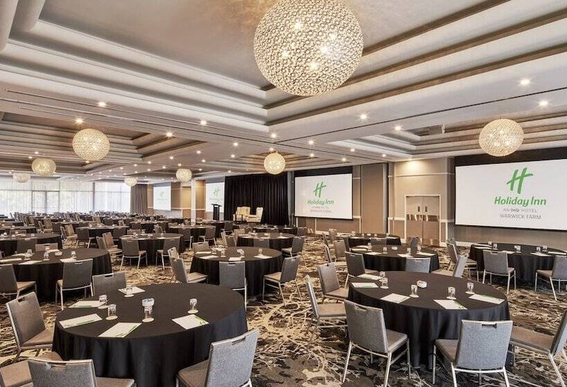 בית מלון כפרי Holiday Inn Warwick Farm, An Ihg