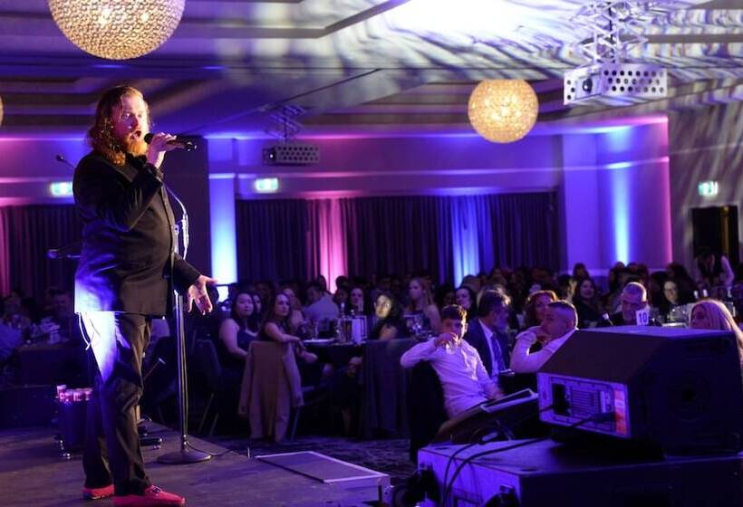 בית מלון כפרי Holiday Inn Warwick Farm, An Ihg