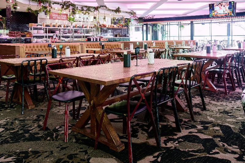 בית מלון כפרי Holiday Inn Warwick Farm, An Ihg