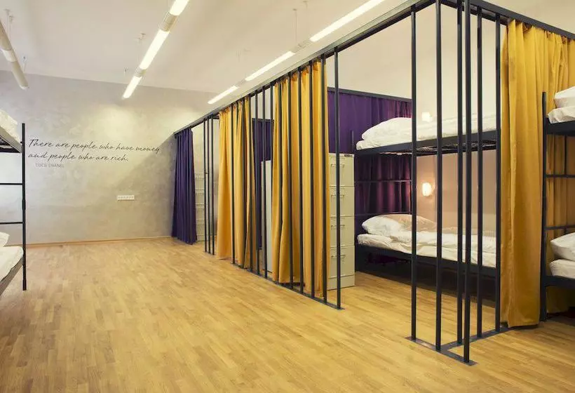 هتل Hostel Tresor