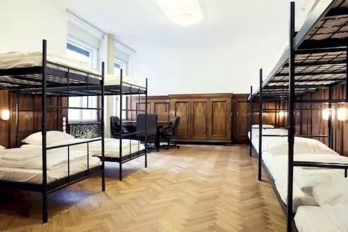 هتل Hostel Tresor