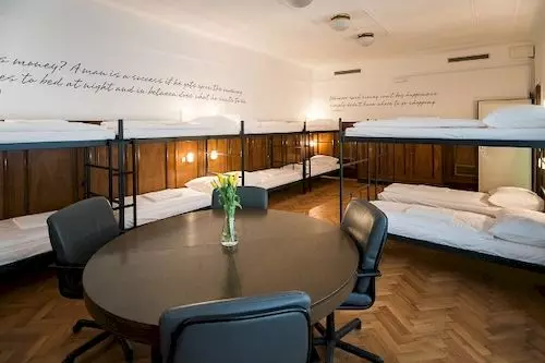 هتل Hostel Tresor