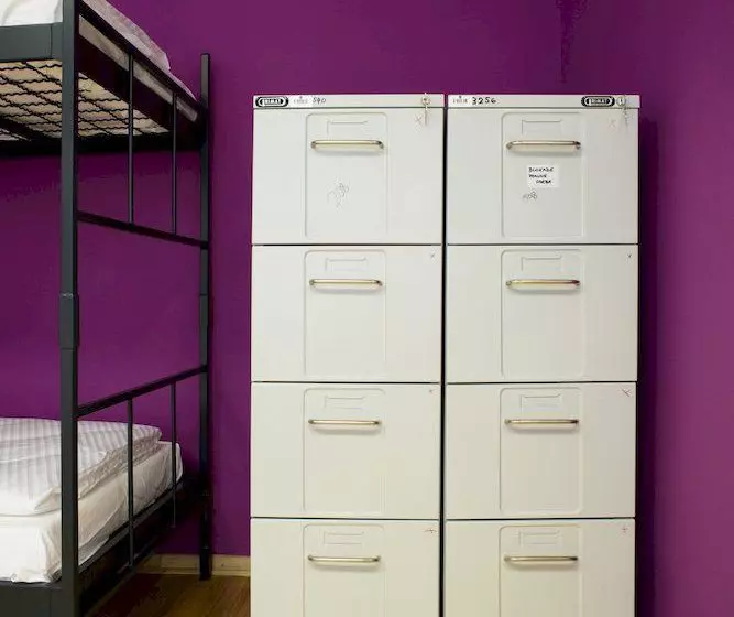 هتل Hostel Tresor