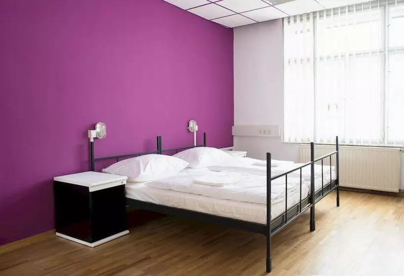 هتل Hostel Tresor