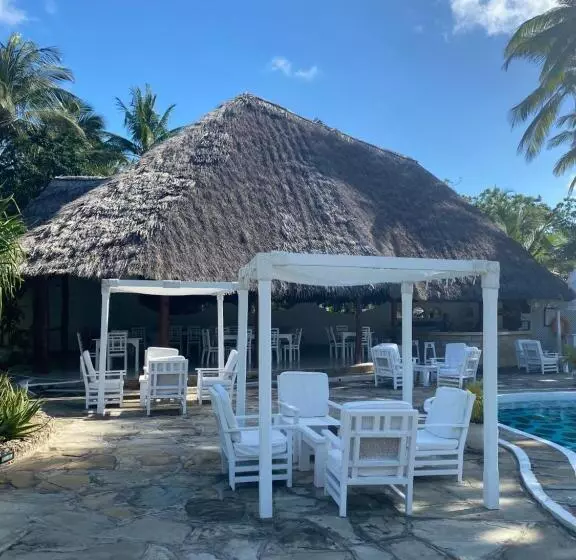 هتل Kilili Baharini Resort & Spa