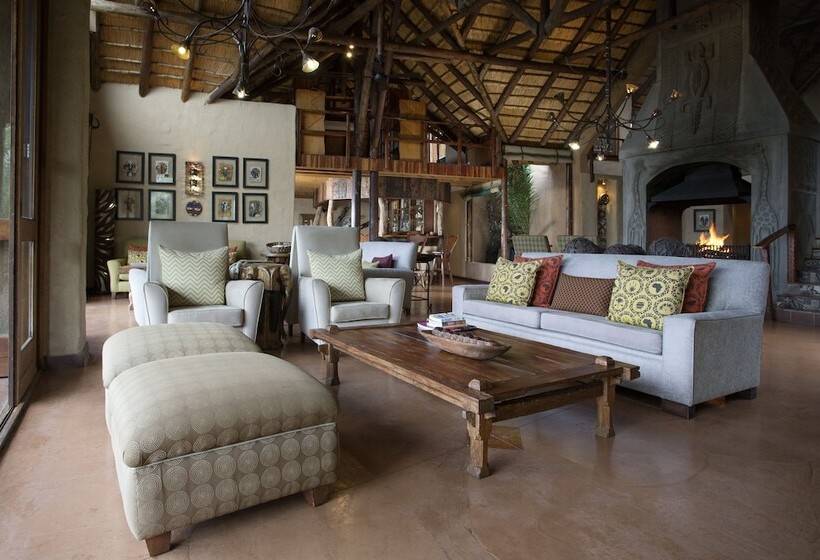 فندق Lukimbi Safari Lodge