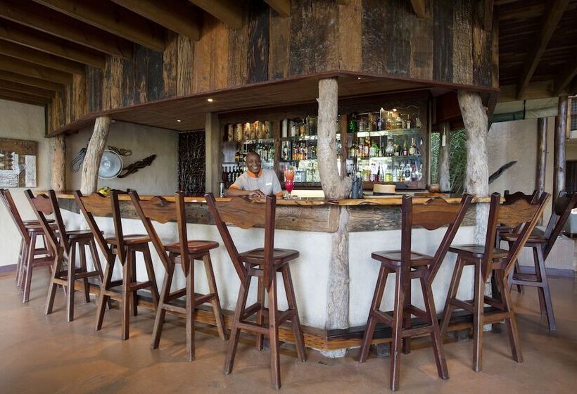 فندق Lukimbi Safari Lodge