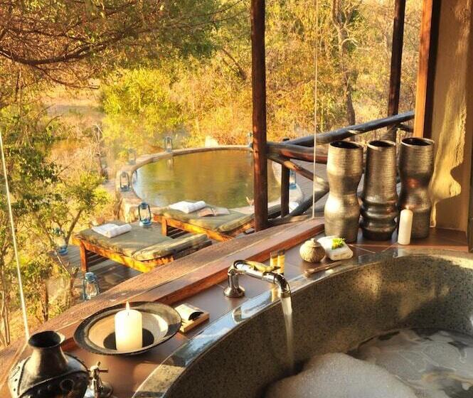 فندق Lukimbi Safari Lodge