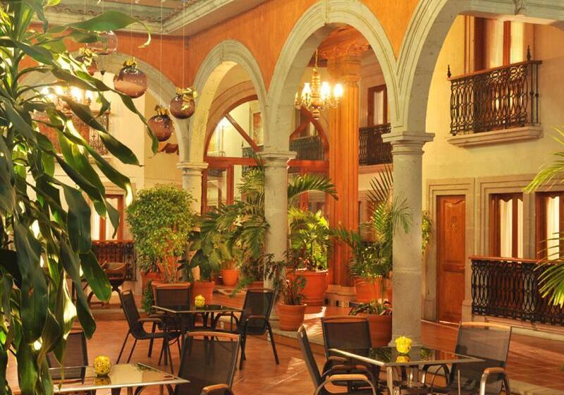 هتل Mision Patzcuaro Centro Historico