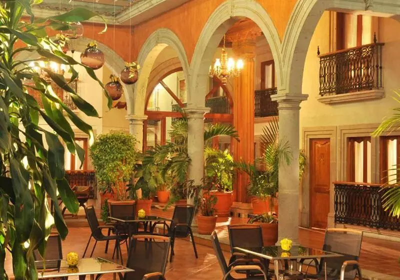 هتل Mision Patzcuaro Centro Historico