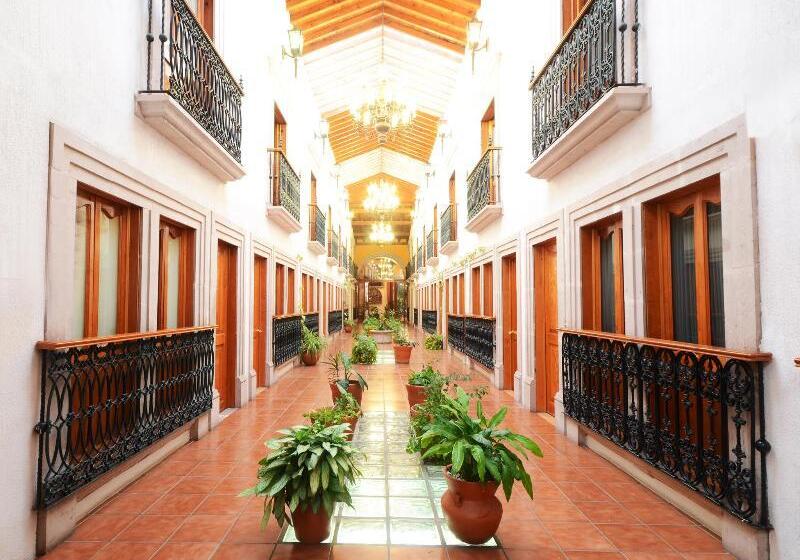 هتل Mision Patzcuaro Centro Historico